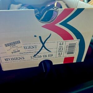 Brand new never worn brooks women shoes